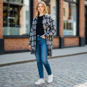 Thrill Jeans Womens Relaxed Black/White Shacket Sz S Plaid Fringe Hem Cotton NWT